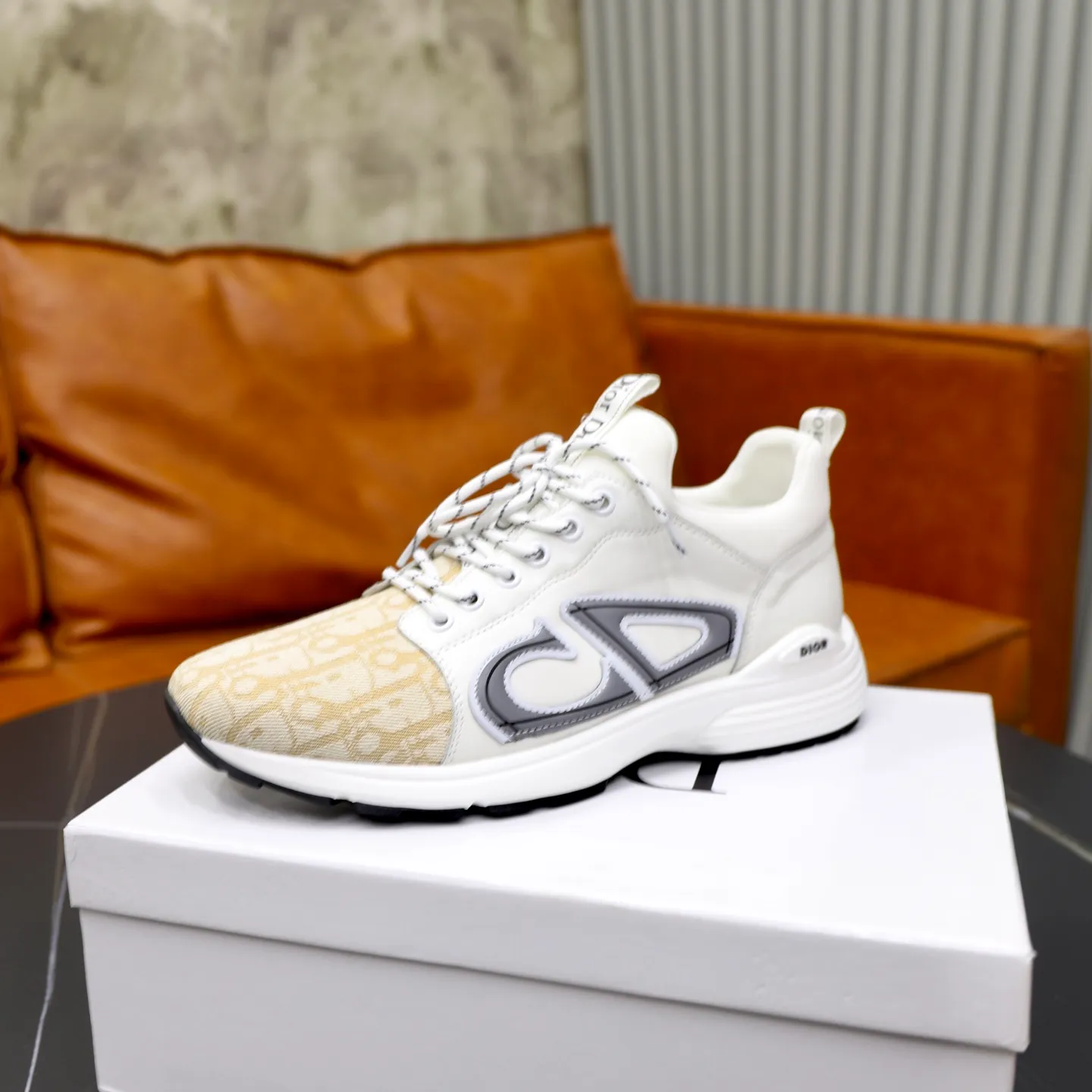 Ex-factory price: 462💰🙅‍♂️🙅‍♂️🙅‍♂️ Brand: Dior DIOR Standard code: 38-44 (45 customized) Grade: Same as the official website Material: Original material splicing Comfortable and breathable lining Lightweight and wear-resistant sports outsole Style category: Men's fashionable casual shoes Running sneakers Distinguished luxury brand elements Top luxury Color: actual picture color